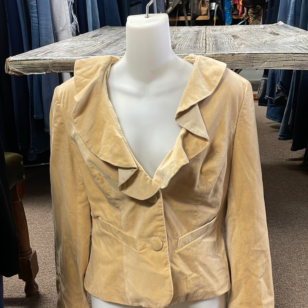 Metrostyle yellow 2 button blazer size 6